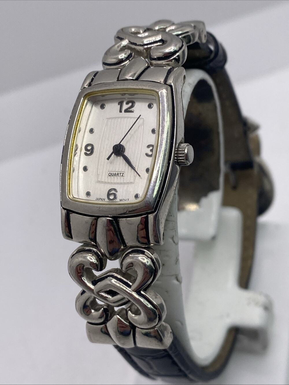 Vintahe Avon Womens Silver Watch New Battery